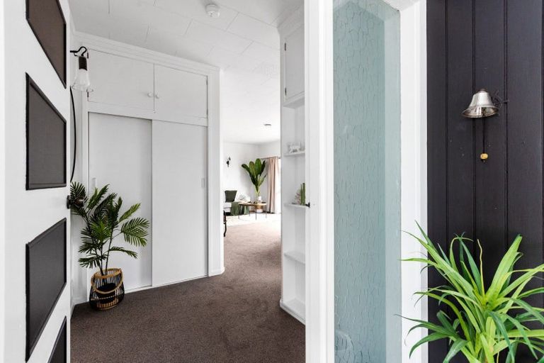 Photo of property in 2/6 Lindsay Street, Havelock North, 4130