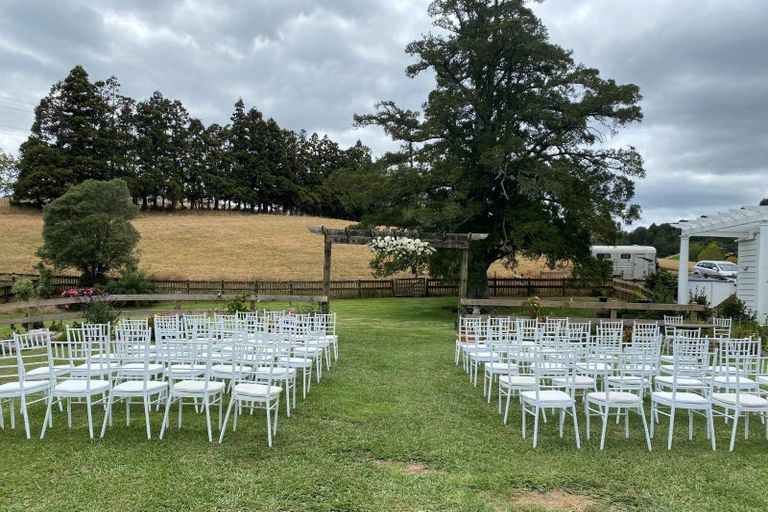 Photo of property in 75 Sutton Road, Brookby, Manurewa, 2576