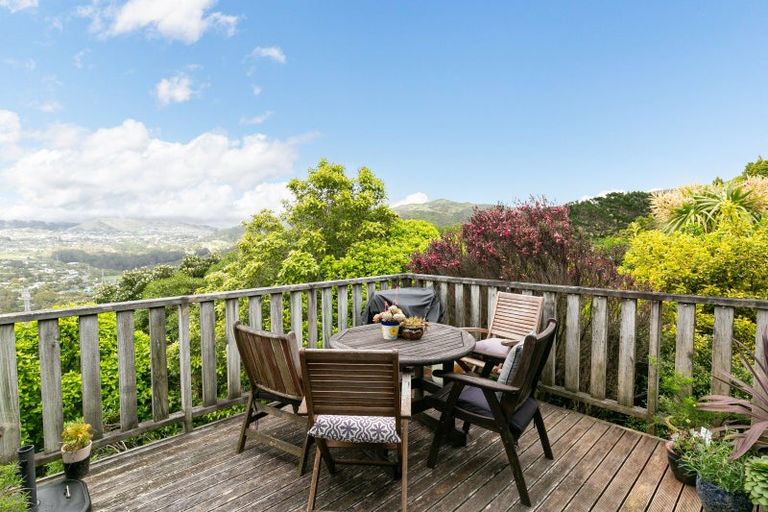 Photo of property in 21 Admiralty Street, Crofton Downs, Wellington, 6035