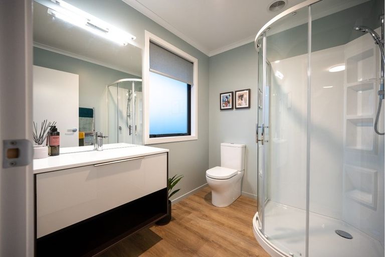 Photo of property in 2 Flotilla Place, Long Bay, Auckland, 0630