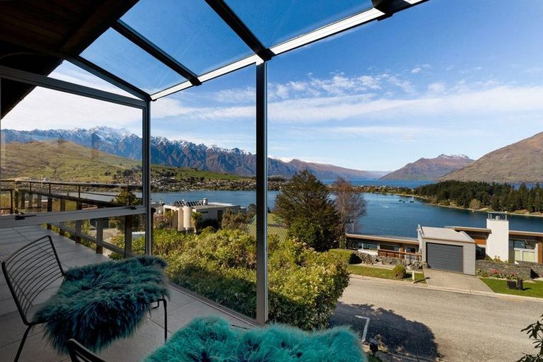 Photo of property in 20 Earnslaw Terrace, Queenstown, 9300