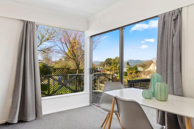 Photo of property in 9 Tirita Street, Kawaha Point, Rotorua, 3010