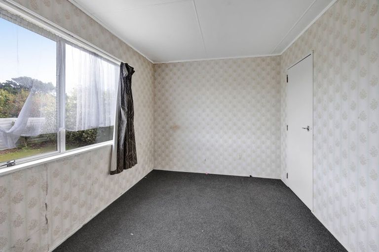 Photo of property in 1 Charles Major Place, Hawera, 4610