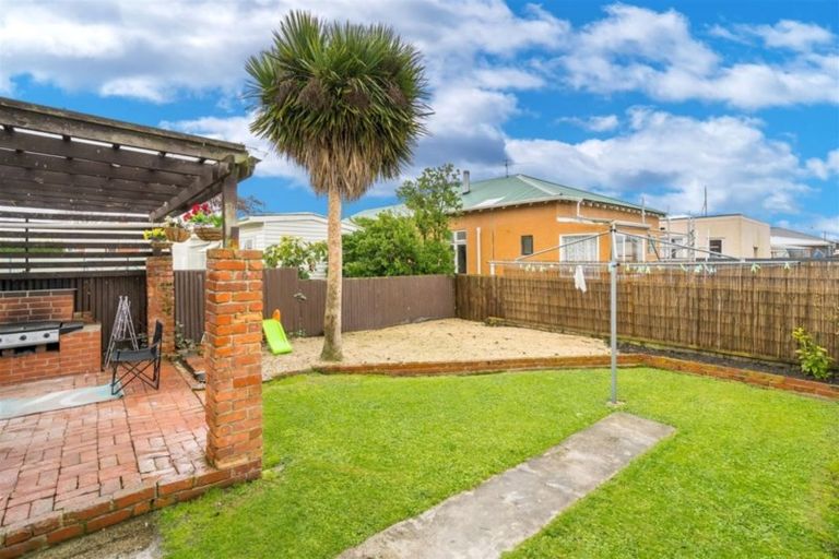 Photo of property in 40 Kirkcaldy Street, South Dunedin, Dunedin, 9012