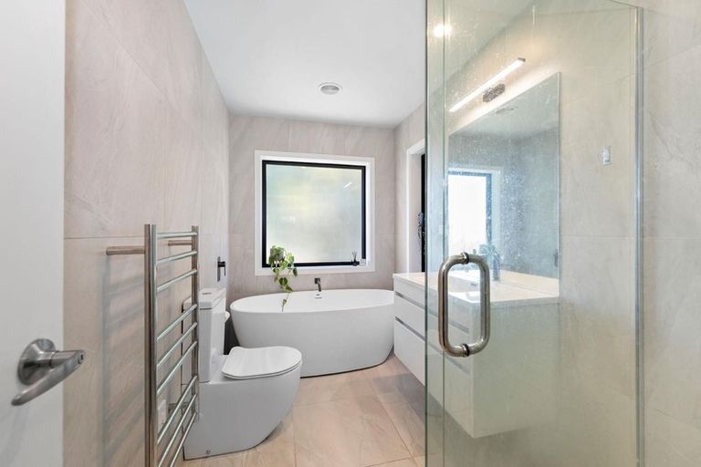 Photo of property in 125a Point Chevalier Road, Point Chevalier, Auckland, 1022
