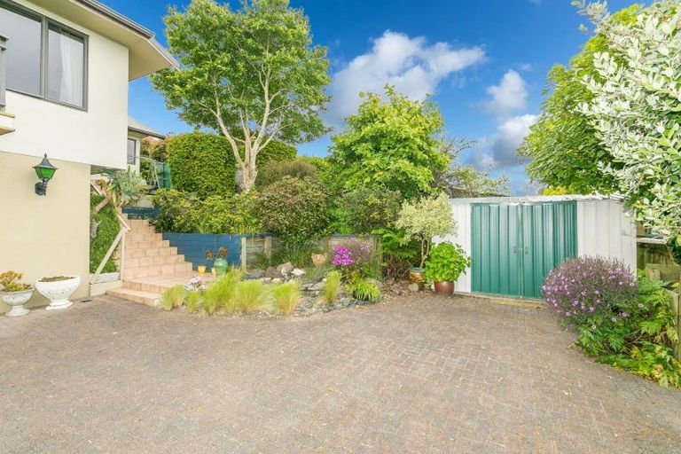 Photo of property in 24 Highgrove Drive, Grandview Heights, Hamilton, 3200