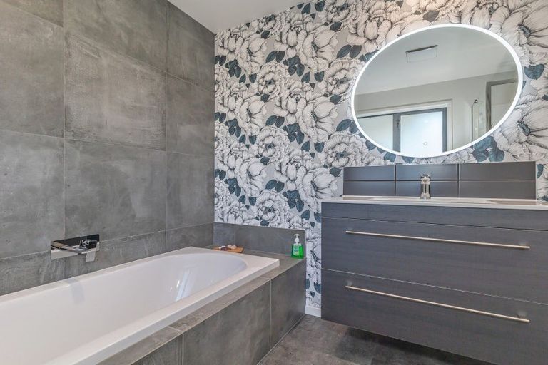 Photo of property in 28 Oriwa Lane, Levin, 5571