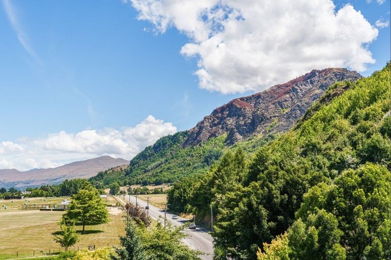 Photo of property in 3a Mcdonnell Road, Arrowtown, 9302