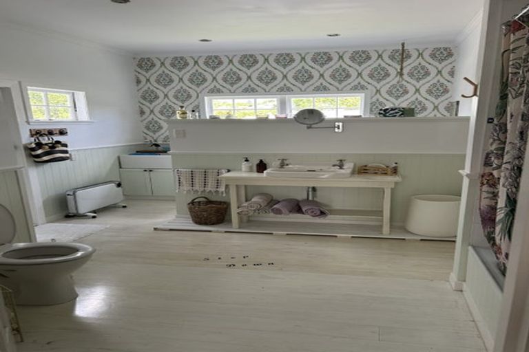 Photo of property in 47 Roland Road, Greenhithe, Auckland, 0632