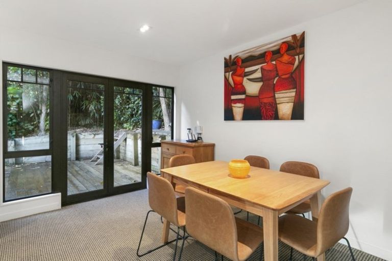 Photo of property in 23 Creswick Terrace, Northland, Wellington, 6012