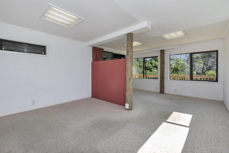 Photo of property in 25 Jacaranda Avenue, Beach Haven, Auckland, 0626