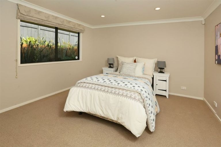 Photo of property in 1 Semillon Avenue, Henderson, Auckland, 0612