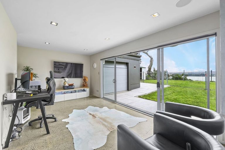 Photo of property in 151 Pah Road, Cockle Bay, Auckland, 2014