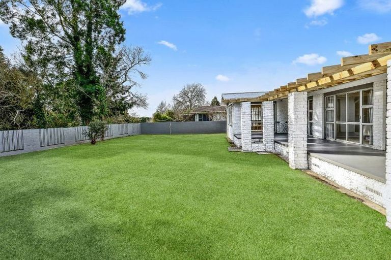 Photo of property in 28 Totara Drive, St Andrews, Hamilton, 3200