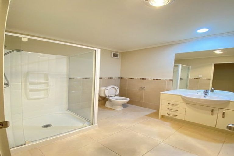 Photo of property in 7 Seresin Crescent, Flat Bush, Auckland, 2016