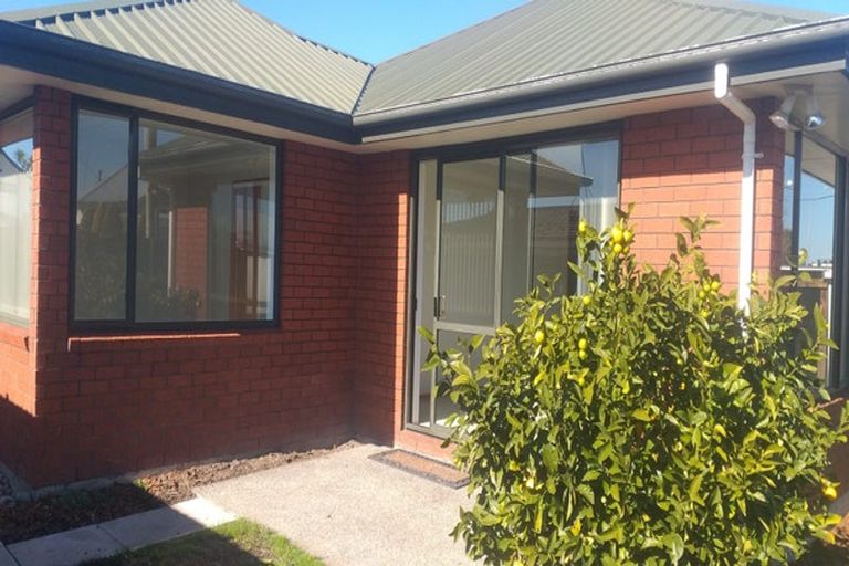 Photo of property in 1/590 Barbadoes Street, Edgeware, Christchurch, 8013