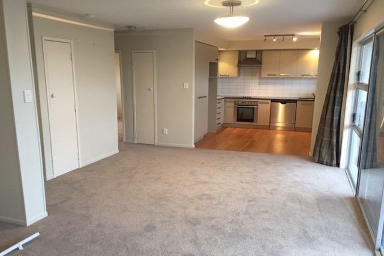 Photo of property in 2/103 Vauxhall Road, Narrow Neck, Auckland, 0624