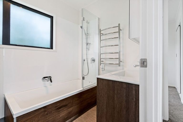 Photo of property in 129a Sunnyside Road, Sunnyvale, Auckland, 0612