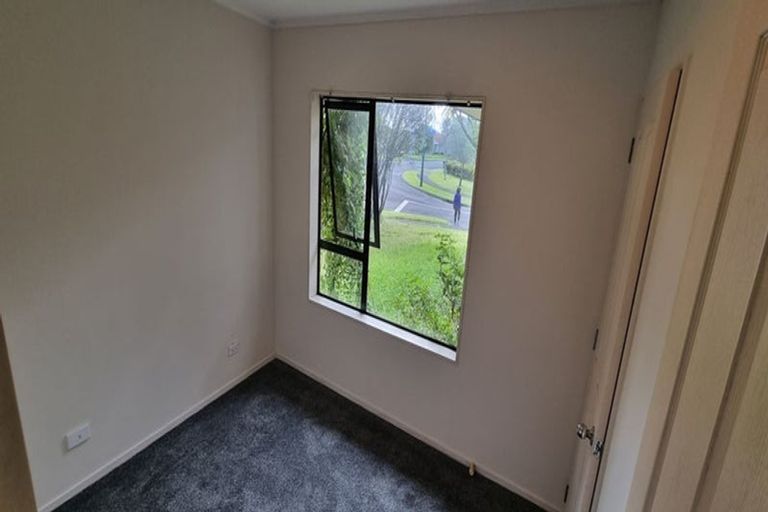Photo of property in 1 Ardee Close, East Tamaki, Auckland, 2016