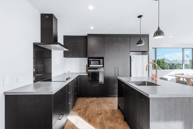 Photo of property in 5 Glendas Way, Acacia Bay, Taupo, 3385