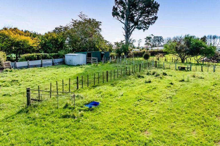 Photo of property in 16 Bridger Place, Eltham, 4322