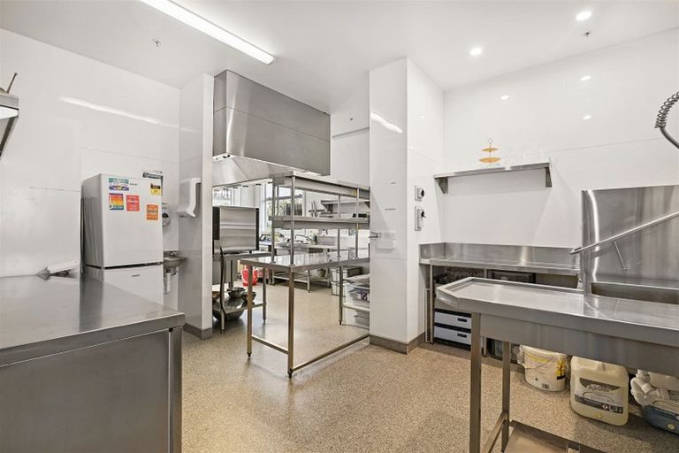 Photo of property in 141 Hackthorne Road, Cashmere, Christchurch, 8022