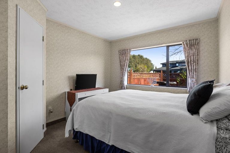 Photo of property in 1 Hyatt Grove, Greenmeadows, Napier, 4112