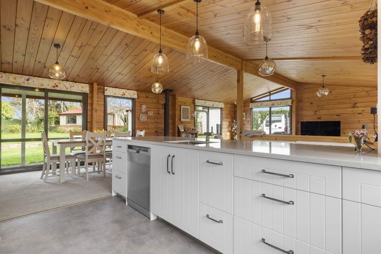 Photo of property in 37 Flint Road West, Stratford, 4332