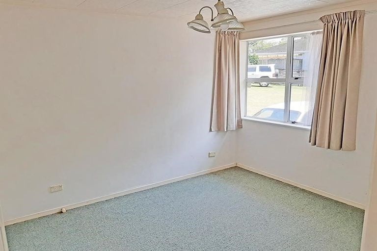 Photo of property in 42 Mildmay Road, Henderson, Auckland, 0610