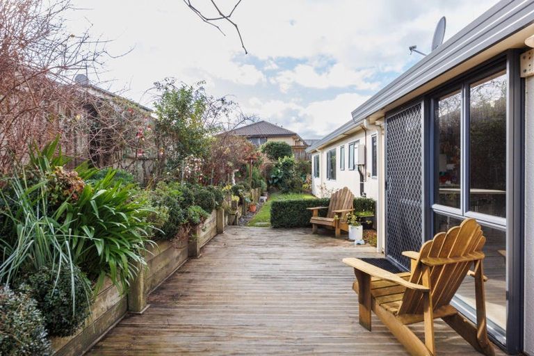 Photo of property in 6 Jordan Way, Kelvin Grove, Palmerston North, 4414