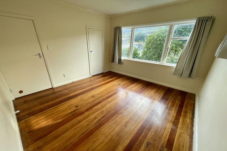 Photo of property in 46 Hinau Street, Tawa, Wellington, 5028