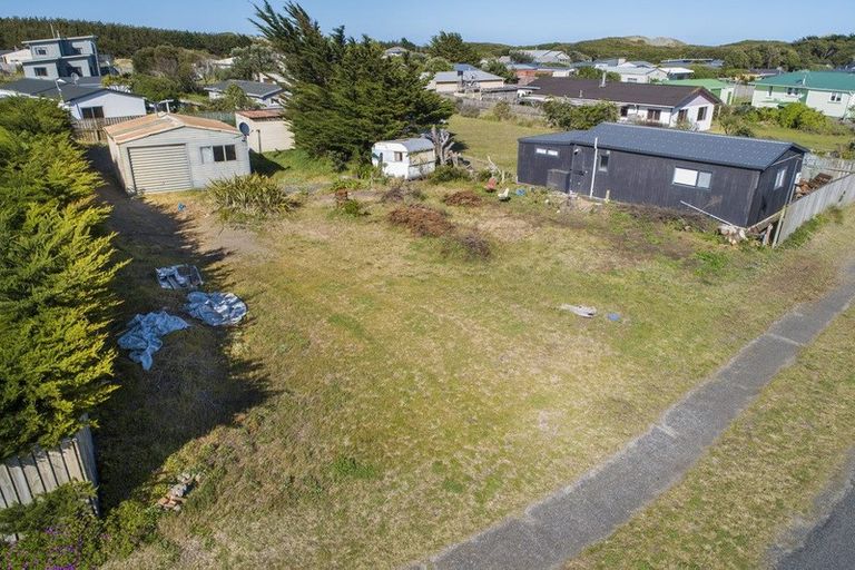 Photo of property in 18 Te Kiri Street, Himatangi Beach, Foxton, 4891