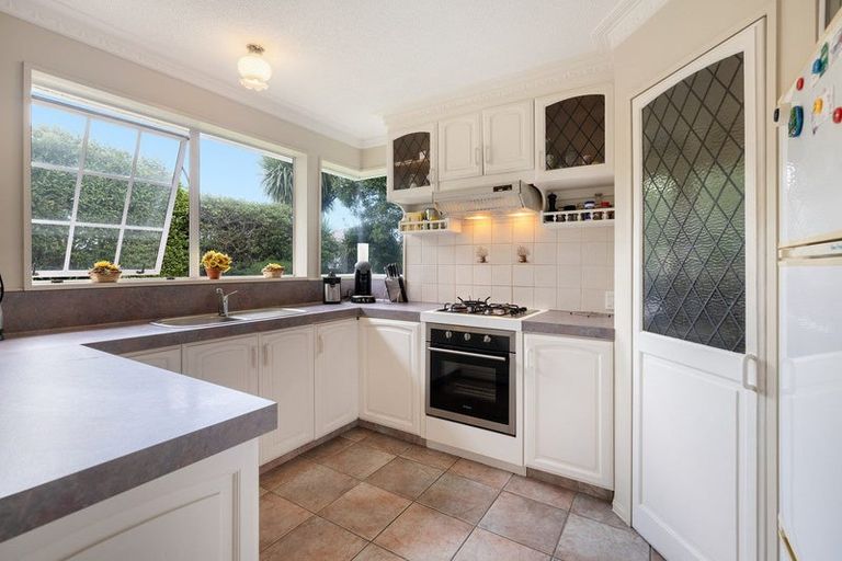 Photo of property in 52 Sunrise Avenue, Mount Maunganui, 3116