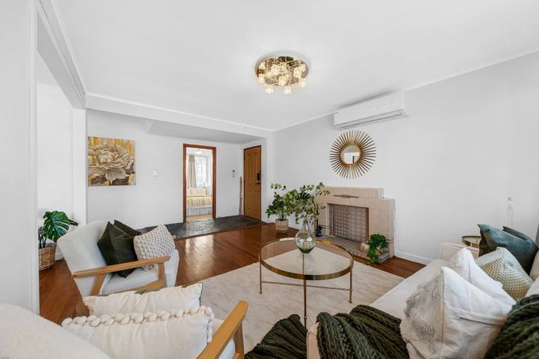 Photo of property in 71 Larnoch Road, Henderson, Auckland, 0610