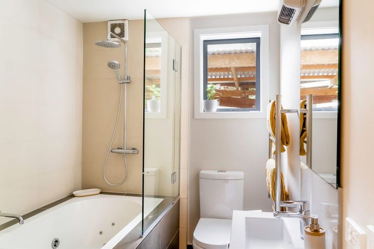 Photo of property in 67 Mcdonnell Road, Arrowtown, 9302