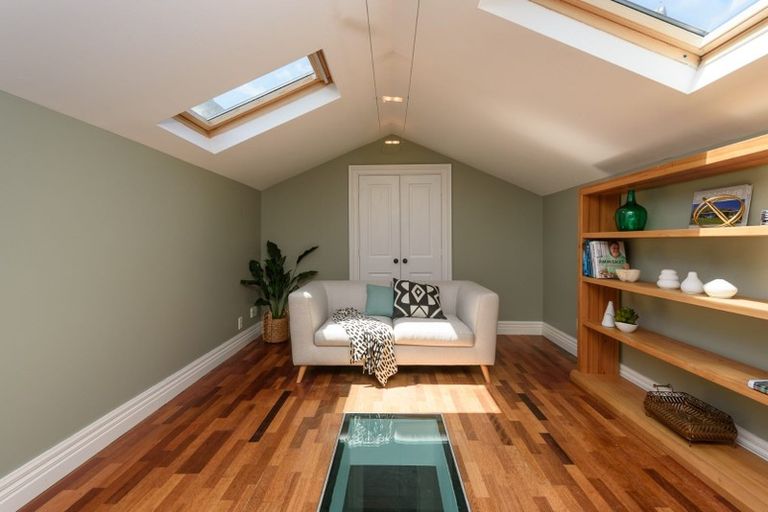 Photo of property in 11 Central Terrace, Kelburn, Wellington, 6012