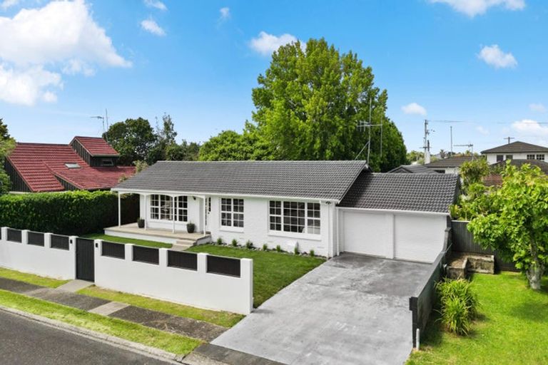 Photo of property in 5 Grassy Downs Place, St Andrews, Hamilton, 3200