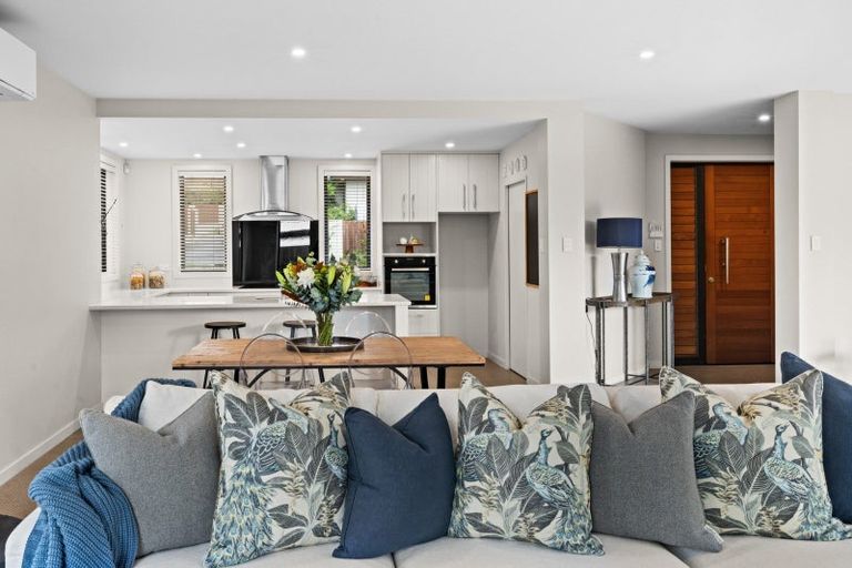 Photo of property in 9b Gillean Street, Havelock North, 4130