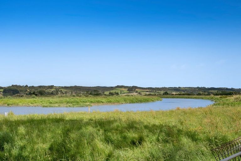 Photo of property in 2162 State Highway 16, Helensville, 0875