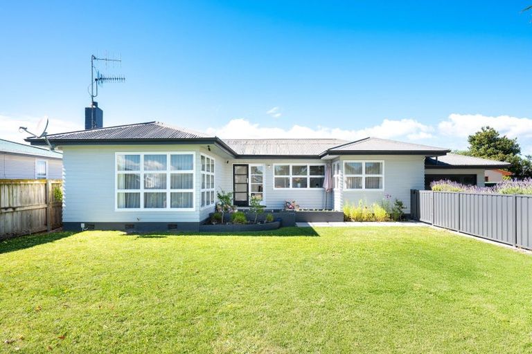 Photo of property in 12 Flanders Avenue, Onekawa, Napier, 4110