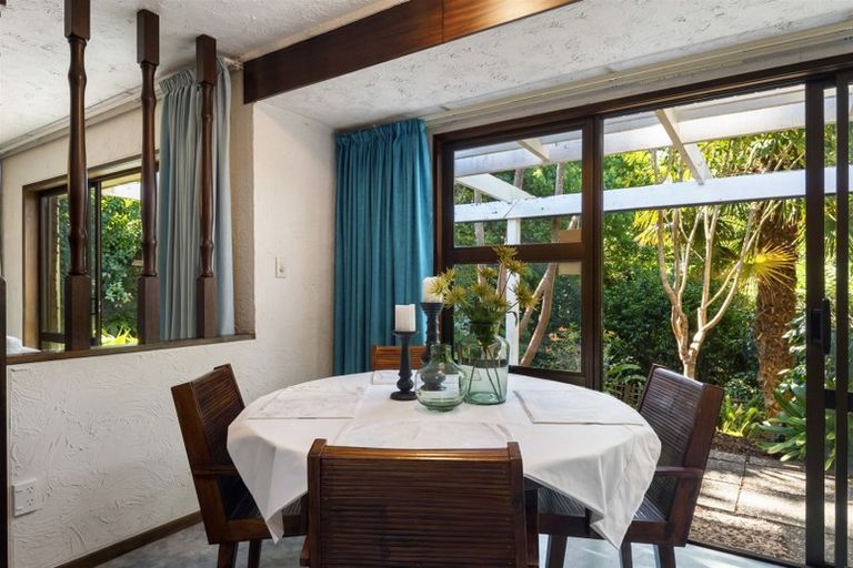 Photo of property in 10 Portsea Place, Chatswood, Auckland, 0626