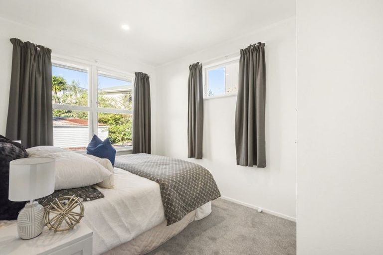 Photo of property in 8 Silver Birch Rise, Henderson, Auckland, 0612