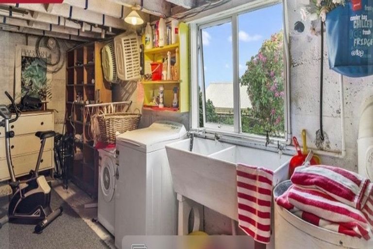 Photo of property in 86b Dyers Pass Road, Cashmere, Christchurch, 8022