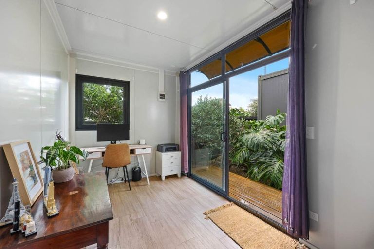 Photo of property in 3/132 Onewa Road, Northcote, Auckland, 0627