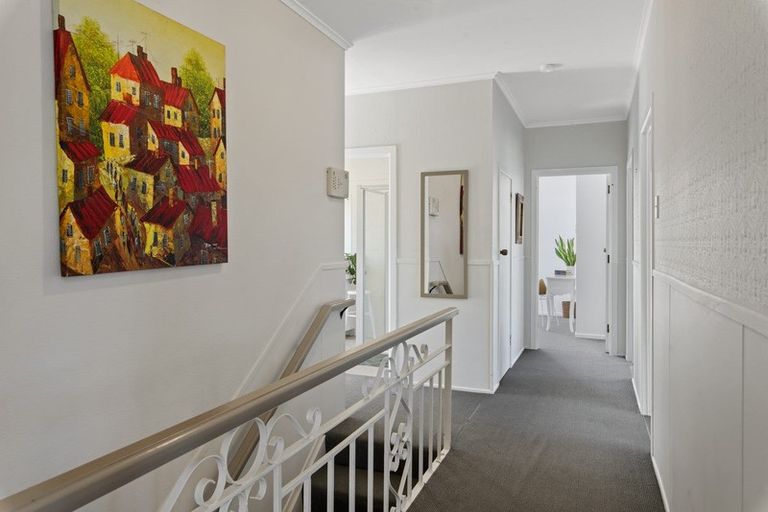 Photo of property in 17 Lyndhurst Road, Te Atatu South, Auckland, 0610