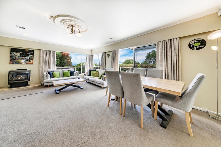 Photo of property in 92 Awanui Rise, Papakura, 2582