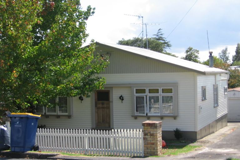 Photo of property in 59 Nikau Street, New Lynn, Auckland, 0600