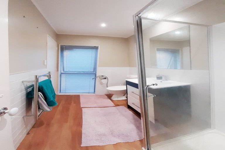 Photo of property in 90b Simmental Crescent, Somerville, Auckland, 2014