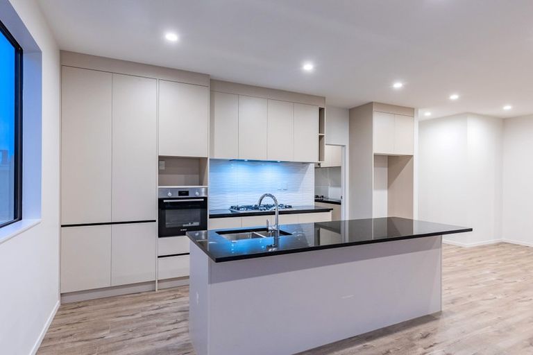 Photo of property in 7 Ropere Street, Kumeu, 0810