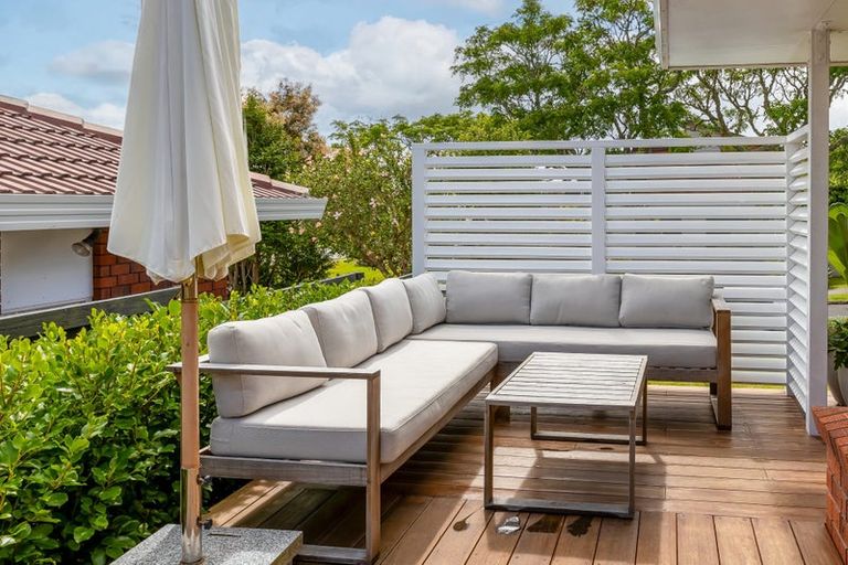 Photo of property in 1a Compass Place, Te Atatu Peninsula, Auckland, 0610